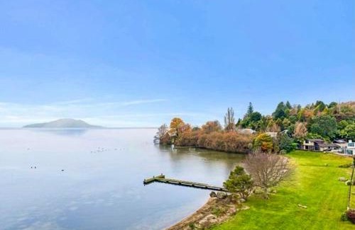 Kawaha Point Casa | Zodiac Bay Lake Retreat