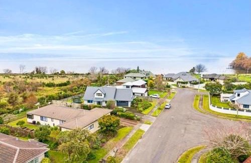 Kawaha Point Casa | Zodiac Bay Lake Retreat