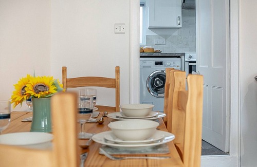 Pensilva Casa | Zona - Two Bedroom House, Sleeps 4
