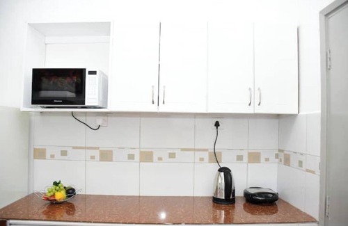 Nairobi Casa | Zoya-1 Bed/rm, Deluxe+Home Office near JKI Airport