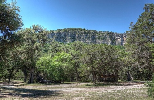 Uvalde County Cabina | Zubers - CA -H Cabin H