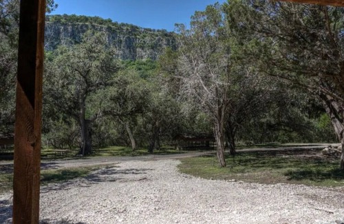 Uvalde County Cabina | Zubers - CA -L Cabin L