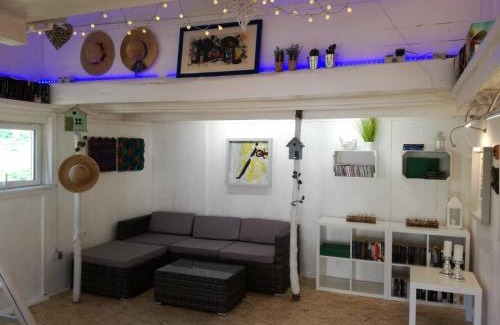 Adenbach Apartamento | Zurück zur Natur - Urlaub im Zirkuswagen, Sommeratelier oder Schindelwagen
