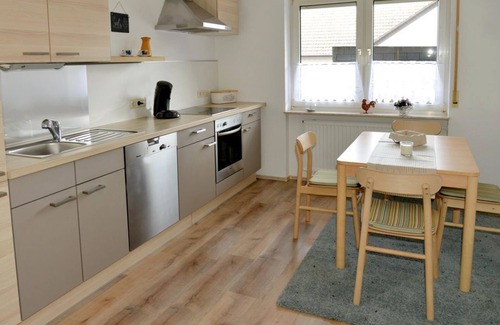 Annweiler am Trifels Apartamento | Zur Angenehmen Gegend - Appartement/fewo, Dusche, WC, 1 Schlafraum
