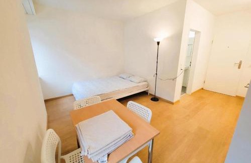 Gewerbeschule Apartamento | Zurich City Center Apartments next to Zurich HB Main Train Station LA - Self Checkin