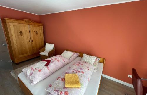 Borgholzhausen Casa | Zwei Zimmer, Küche, Bad