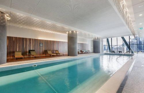 Southbank Apartamento | Zyra Lookout - Riverside Retreat with Pools and Sauna