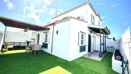 Abades Casa | ZZ-Family House on the Beach by Deihu Experiences