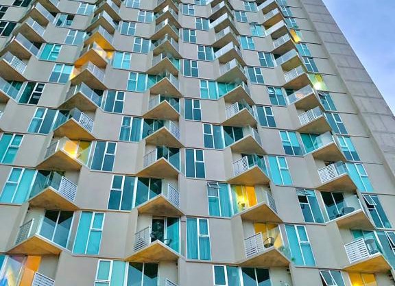 Único Apartamento en Nuevo y Moderno Condominio