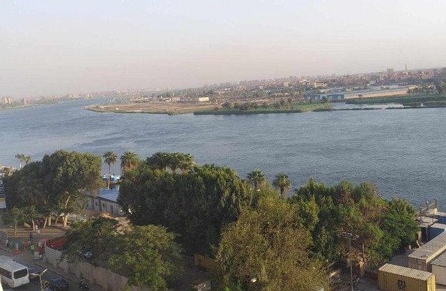 شقة فندقية فاخرة على كورنيش النيل بالمعادى صف اول A luxury hotel apartment on the Nile Corniche in Maadi, first row