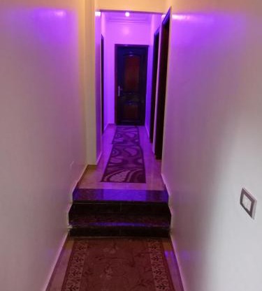 شقه مفروشه