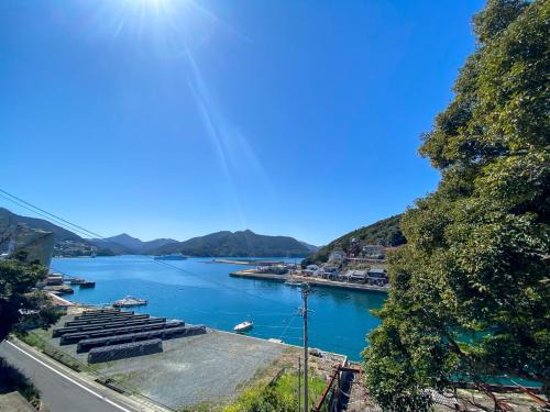 よらんかな〜海と山と暮らす、見晴らしの一棟貸し宿〜