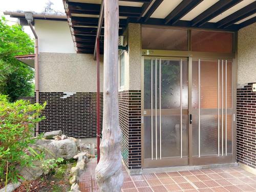 アルピエm 敷地内無料駐車場2台分 置き型無料Wi-Fiあります 平屋瓦屋根の日本家屋
