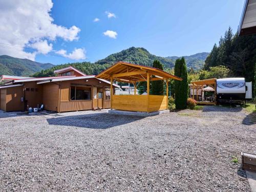 河口湖でアウトドアを楽しむコテージCottage Harvest tree