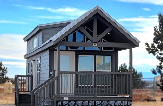 092 Tiny Home near Grand Canyon South Rim Sleeps 8