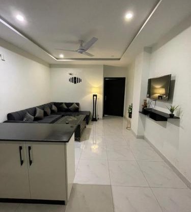 1 Bed Luxury Apartment with pool gym and cinema