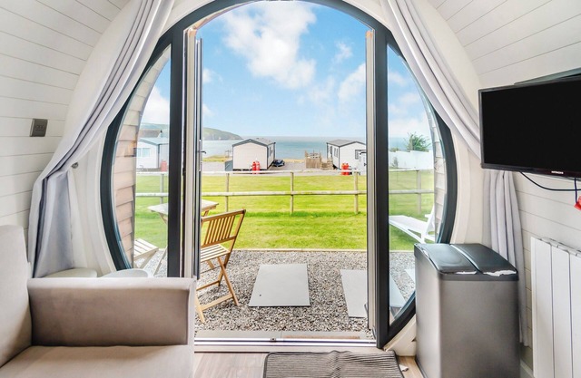 Alojamiento de 1 habitaciones en Gwbert on Sea