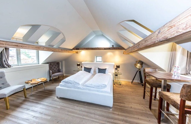 BS Luxury Suite 5