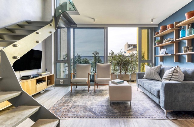 1 Bedroom Modern Self Catering Apartment in De Waterkant