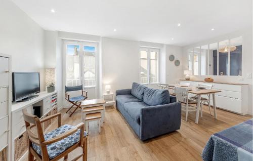 1 Bedroom Nice Apartment In Saint-Malo