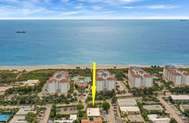 1 Block to the BEACH! King Beds! BBQ!