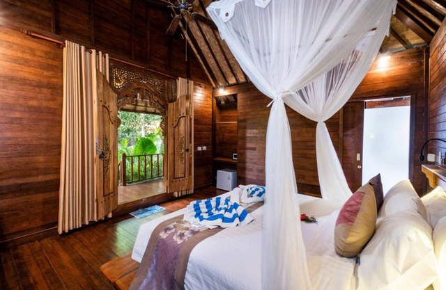 1 BR Balinés cabaña de madera cerca de la playa de hongos Nusa Lembongan