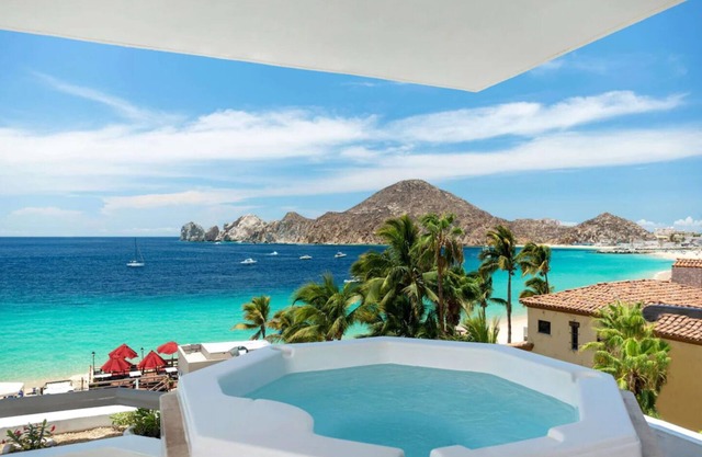 1 king bed with jacuzzi ocean front at CORAZON CABO, RESORT & SPA