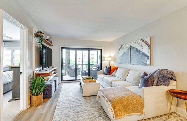 < 1 Mi to Fort Myers Beach: Bayfront Condo w/ Pool