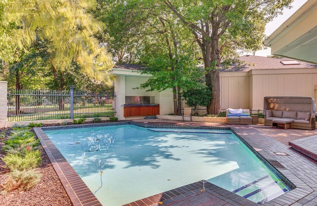 1 Mi to OU! Group Getaway w/ Game Room, Pool