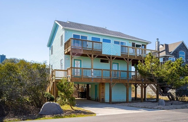 1-Min walk to Beach! Ocean Views, Hot Tub