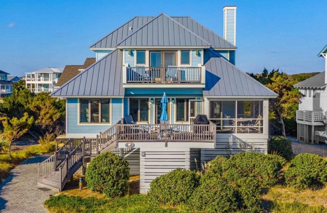 1 MINUTUE WALK TO BEACH FROM BHI BEACH FRONT HOME