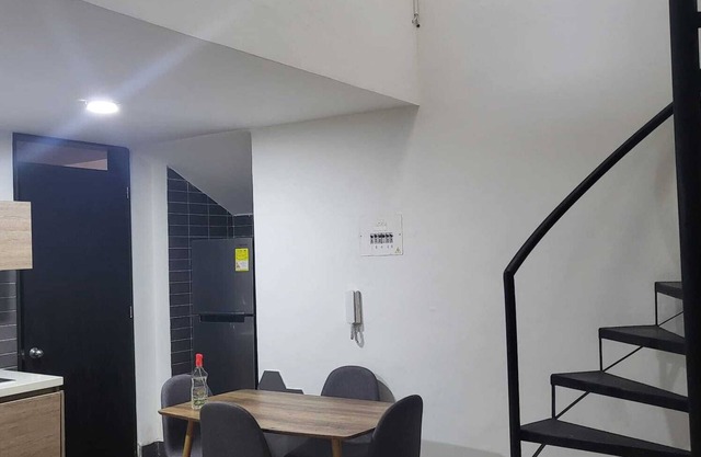 1. TRANQUILO APARTAMENTO DUPLEX - CARRERA 23 C 69 -10 MANIZALES CALDAS. COLOMBIA