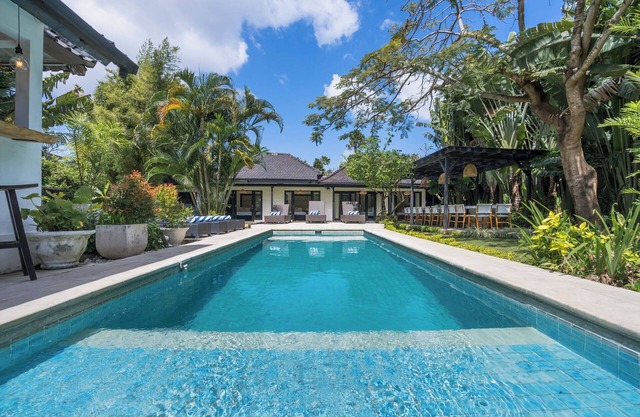10 Bdr-Last Minute Deal 50% + OFF !!! Seminyak