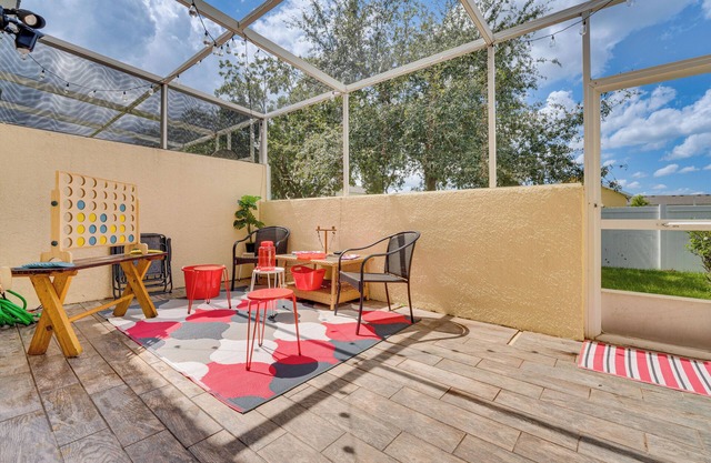 10 Mi to Disney World: Townhome w/Community Pool!