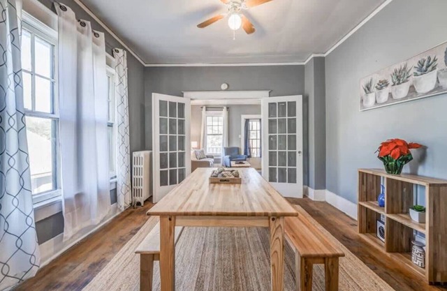 10 Min to U of Memphis-Rozelle Retreat Left Unit