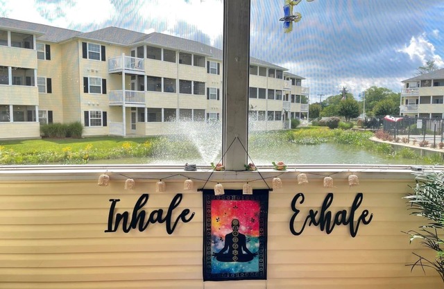 10 mins to beach-2 BR-Sleep Six-Pool-Beach PK pass
