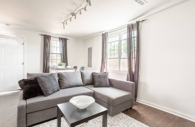 10 minutes from Downtown! Newly renovated, cozy space, home away from home