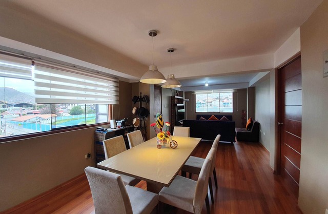 ¡A 10 minutos del centro! Elegante apartamento amplio con terraza privada