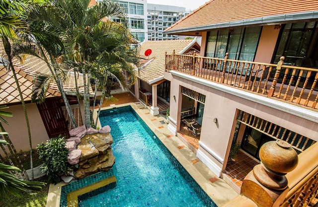 10 habitaciones pratamnak villa CERCA DE CAMINAR