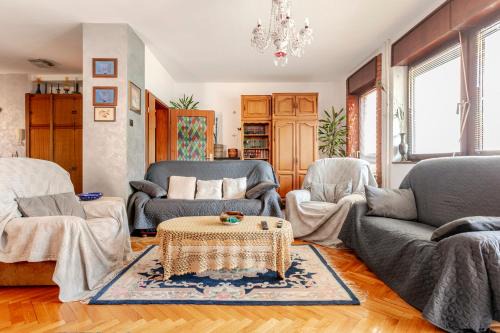 100 m2 Apartment in the Diplomatic Area of Belgrade, Serbia