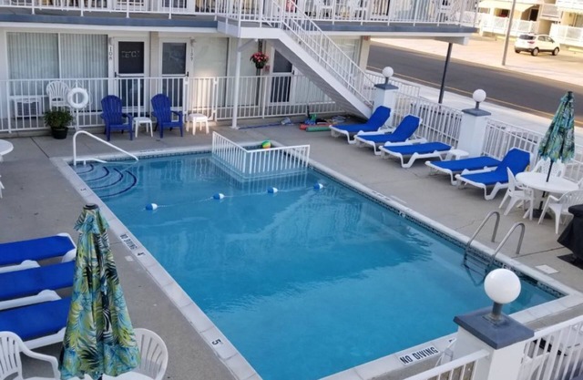 Adorable Beach Block Condo!