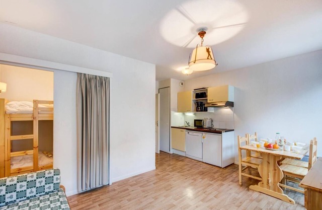 Centro estación, tv, local para esquís, 56m², Luchon-Superbagnères