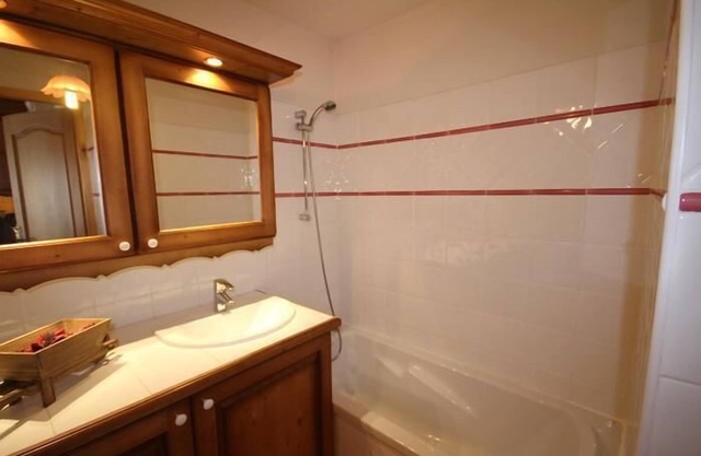 A 100m de las pistas de esquí, Planta baja, balcón, parking, tv, local para esquís, 45m²