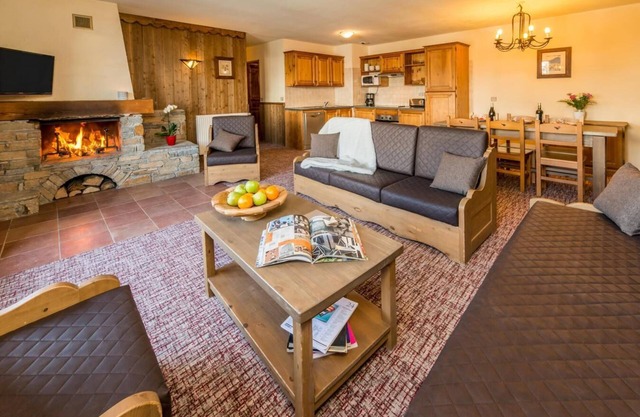 Fitness, piscina, sauna, balcón, chimenea o estufa a leña, tv, local para esquís, 80-90m², Les Arcs