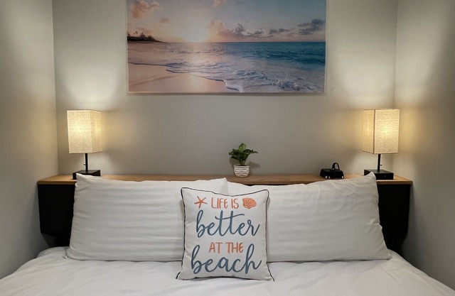 Bright & Beachy IOP 2nd Floor, magnífico baño actualizado, condominio sin mascotas