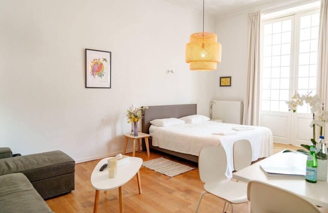 10min→ Sablon / Netflix /Nespresso/ Smart TV/ high quality bed