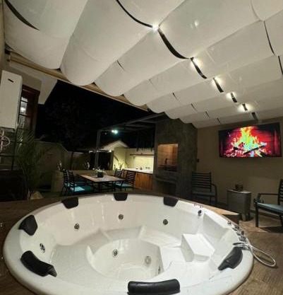 11 huespedes, Jacuzzi y Parrilla