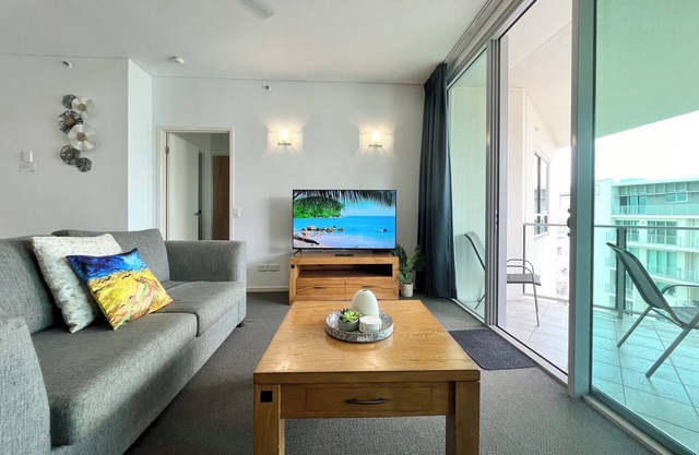 '117' Impressions by the Sea ~ 2BR 2Bth Pool Gym CarPark