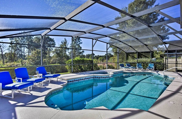 ¡NUEVO! Inicio cerca de Disney: piscina privada filtrada + spa