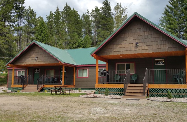 Moose Creek en Lazy Bear Alojamiento 10 millas / 12 min. del Parque Nacional Glacier